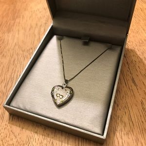 Zales "Mom" Heart Locket in Sterling Silver